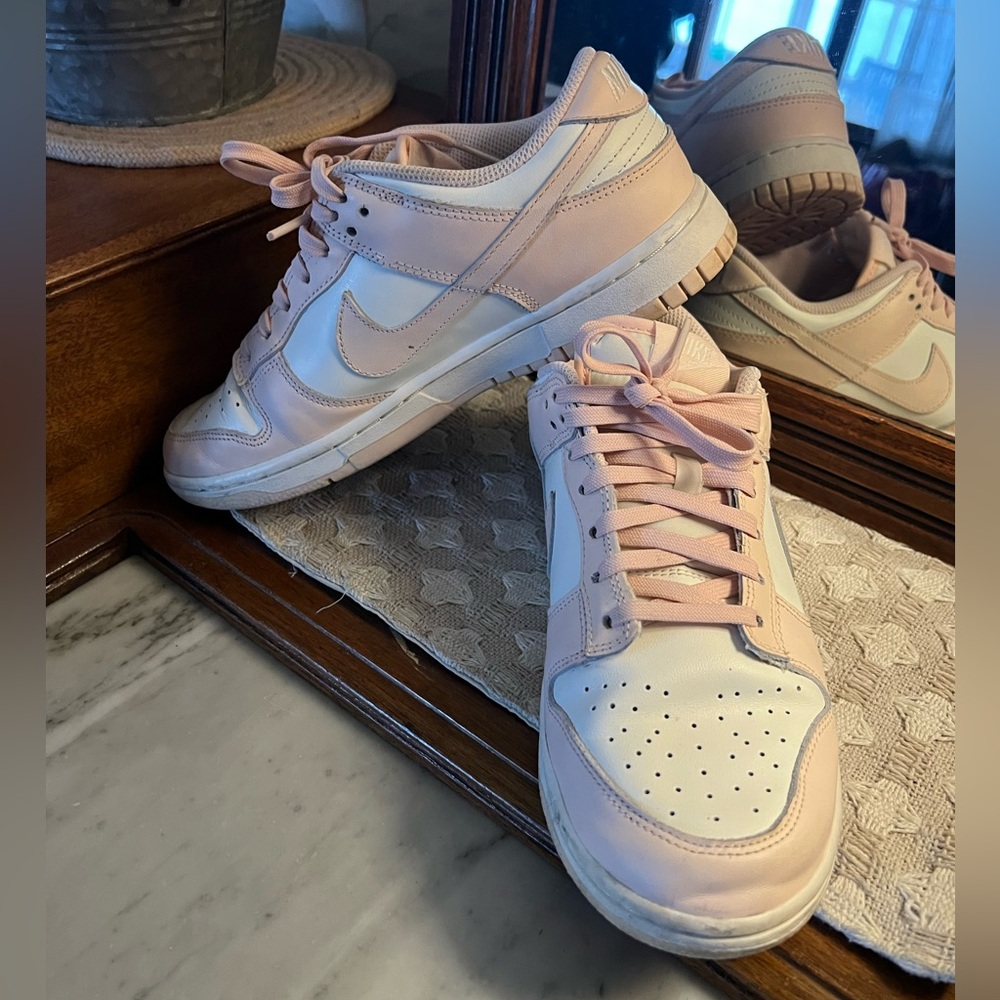 NIKE Classic Dunk Low Retro Style Athleisure Sneakers Light Pink White Women's 9